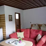 Haus Kapeller Appartement *
